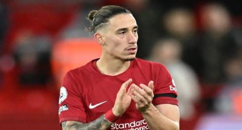 تقارير: ليفربول يعمل على تمديد عقد كوستاس تسيميكاس